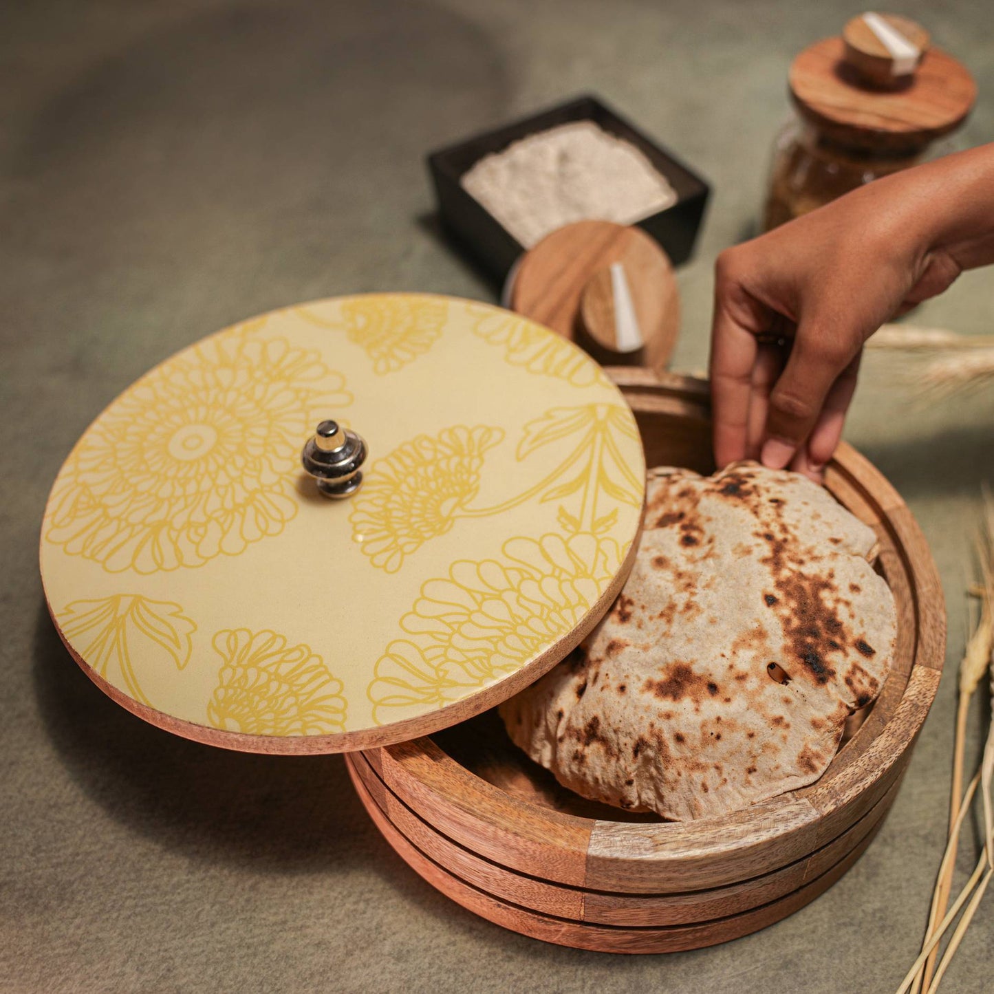Patra Roti Box