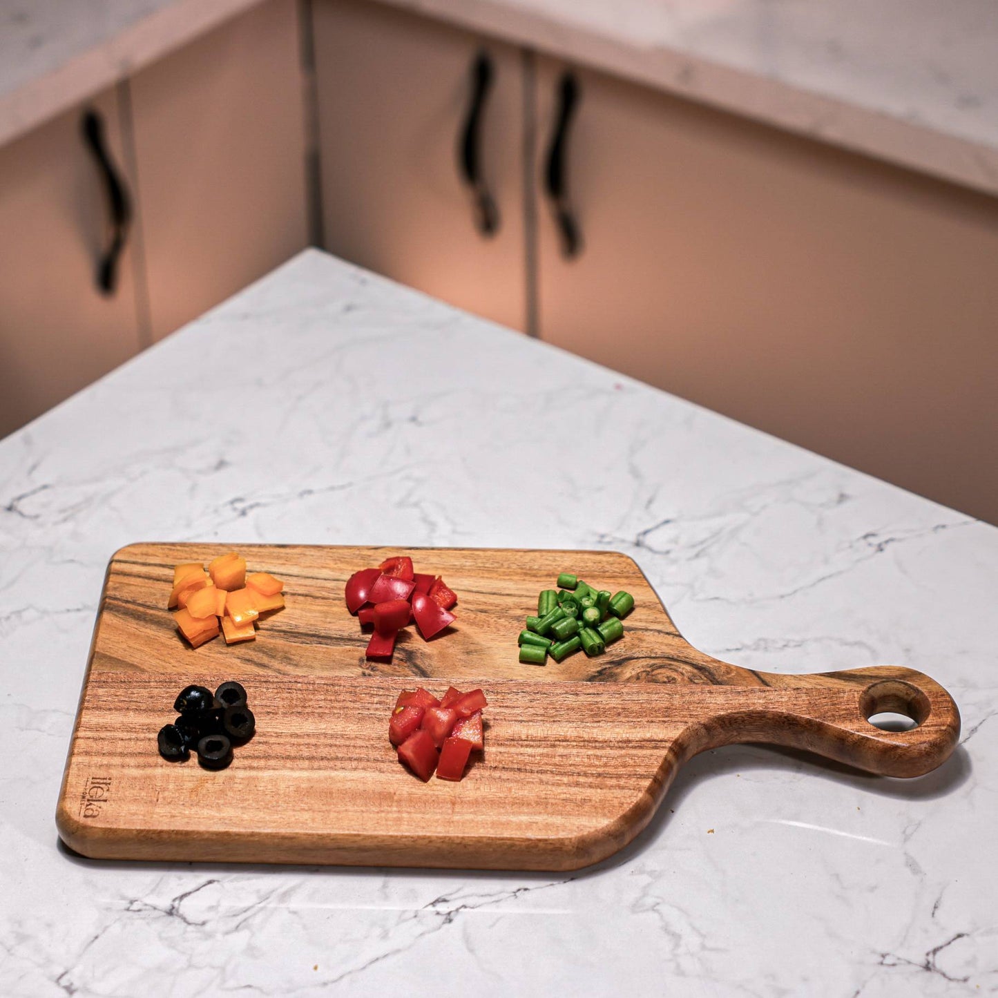 Minlet Acacia Wood Chopping Board