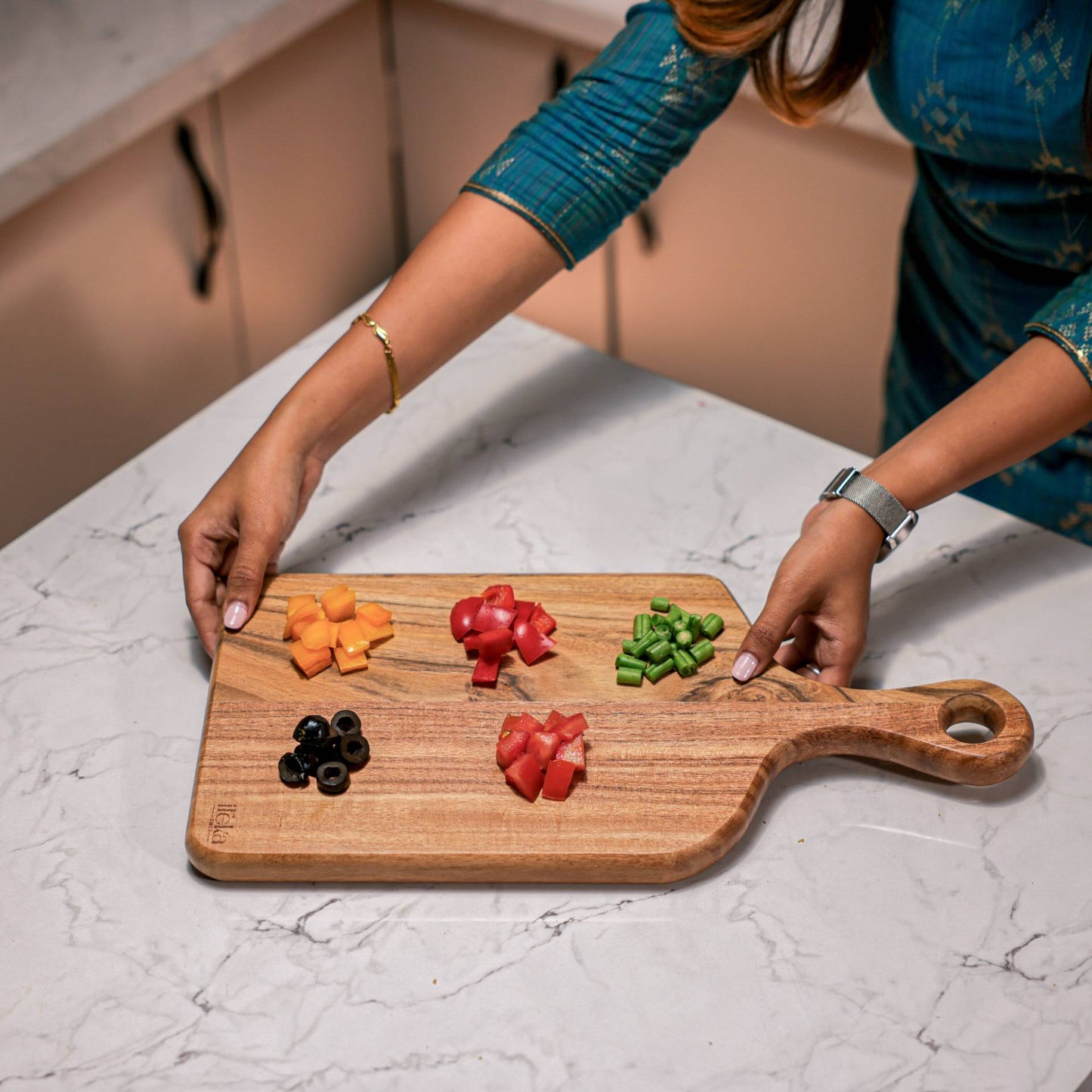 Minlet Acacia Wood Chopping Board