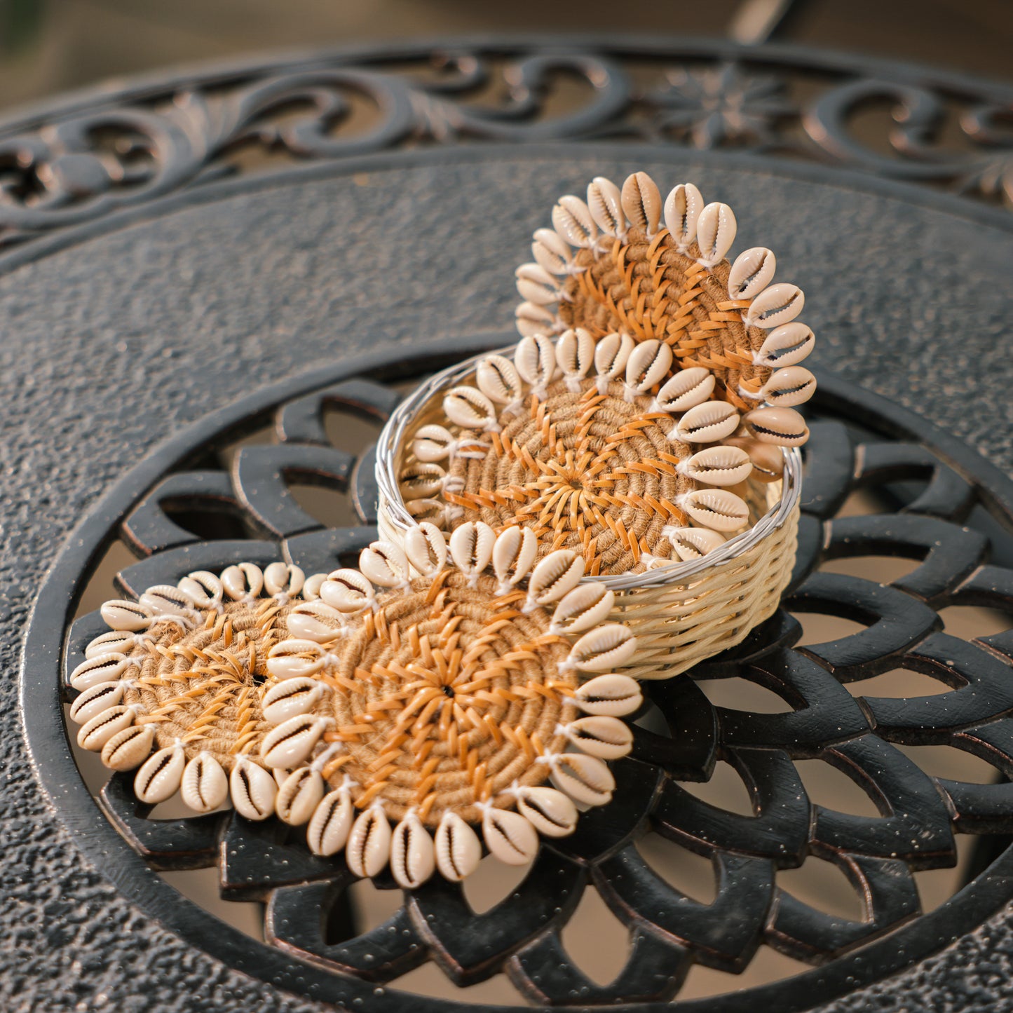 Jute Bloom Coaster with Carrier (Set of 4)